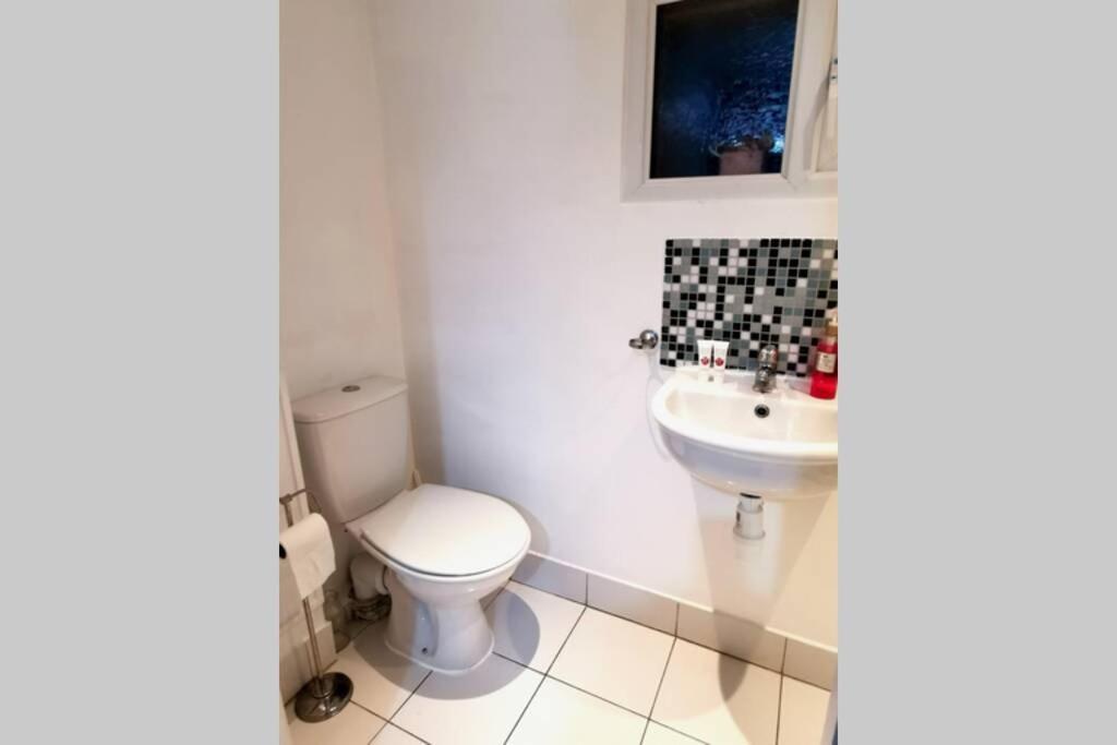 Private Comfortable Guest Suite - ノッティンガム エクステリア 写真
